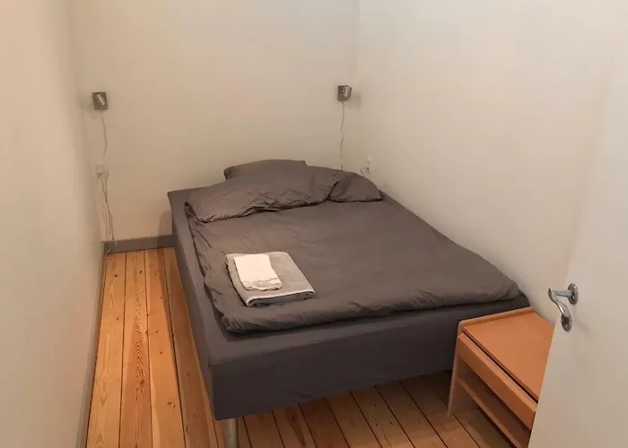 Kongebrogade 77 *
